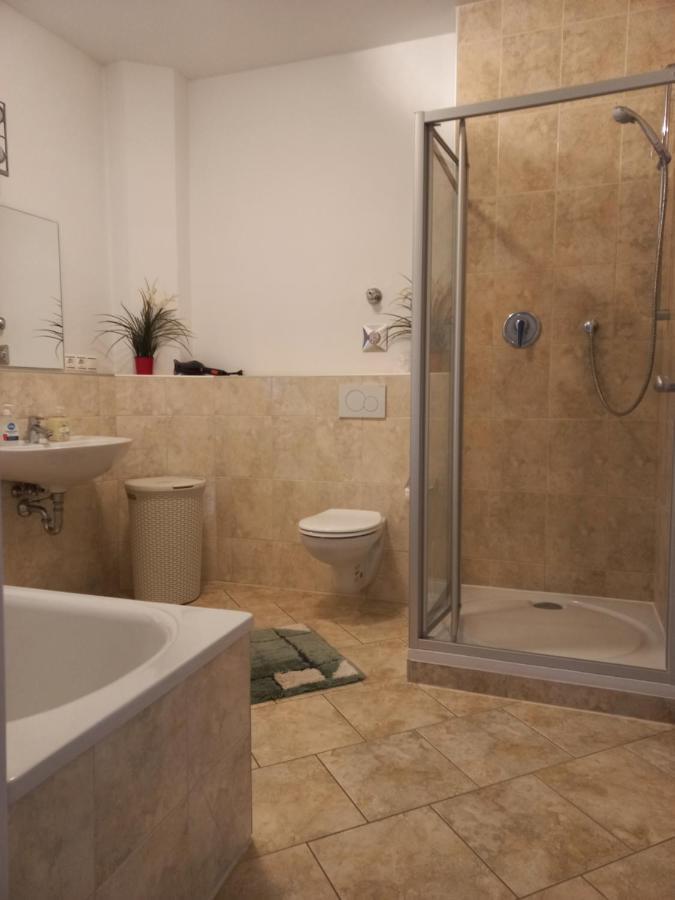A-M Condominium Veszprém Extérieur photo