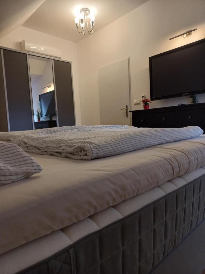A-M Condominium Veszprém Extérieur photo