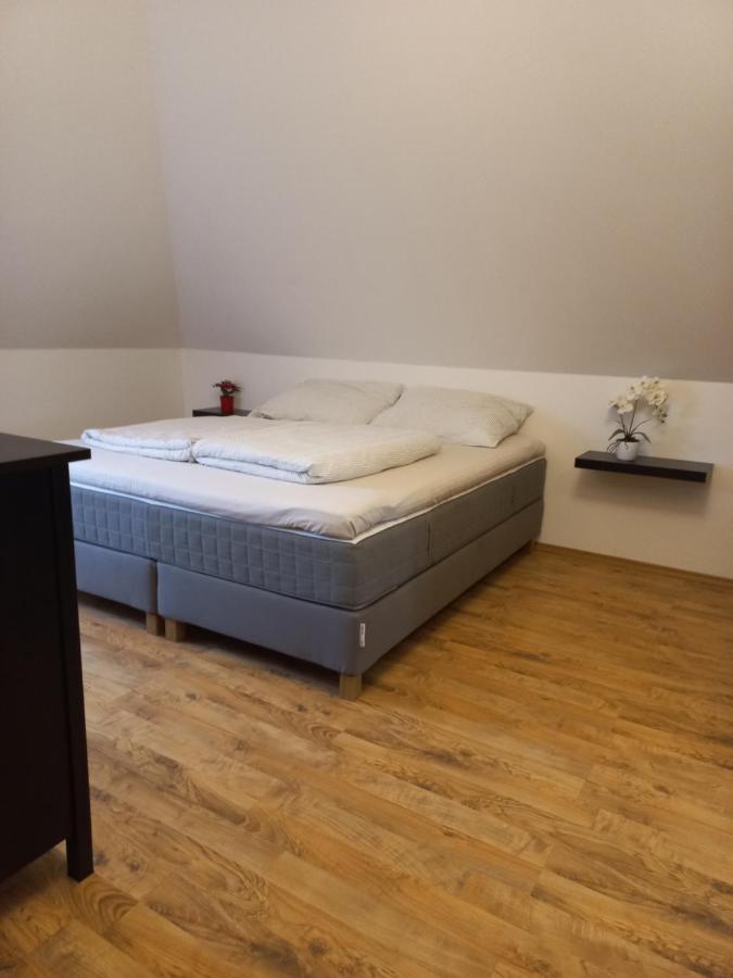 A-M Condominium Veszprém Extérieur photo