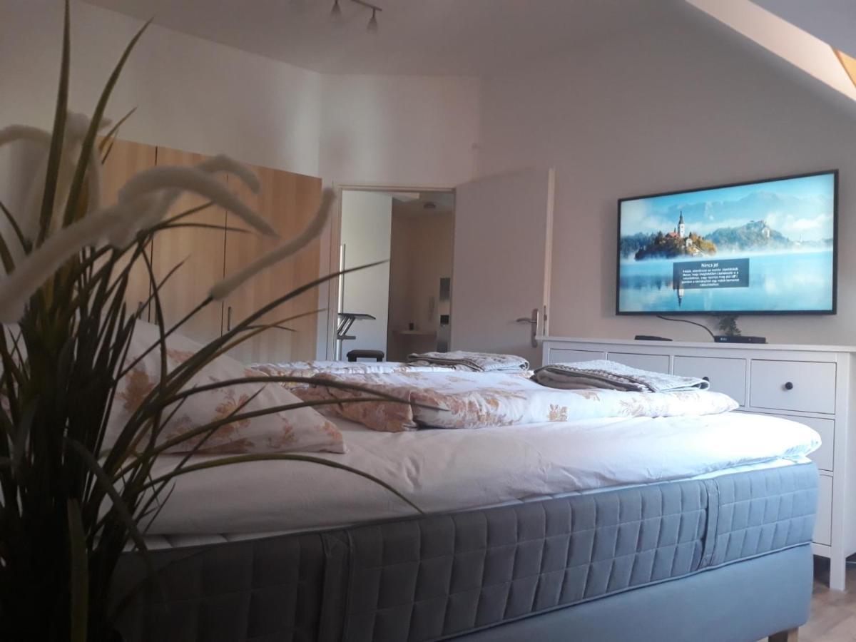 A-M Condominium Veszprém Extérieur photo